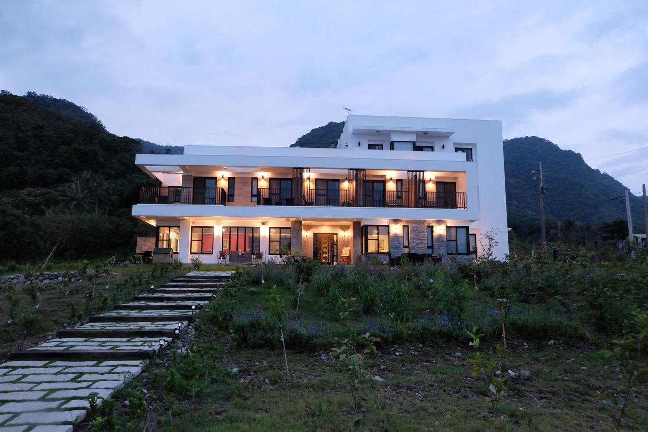 Moonlit Seaview Homestay Donghe Exterior foto