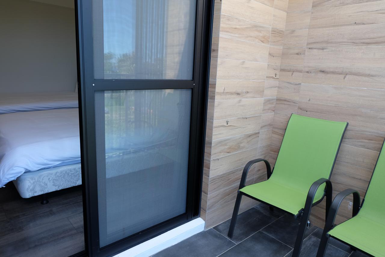 Moonlit Seaview Homestay Donghe Exterior foto